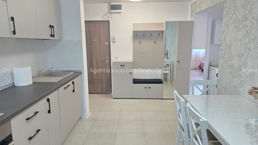Inchiriez apartament 2 camere decomandat in Deva, zona Casa de Pensii, etaj 1, - 3