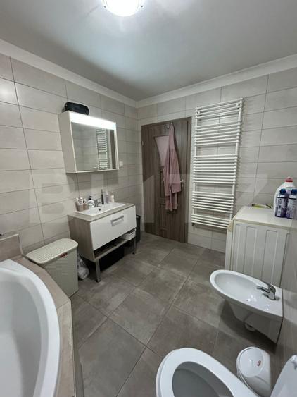 Afacere la cheie și casa de vânzare , zonă Semicentrală