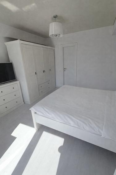 3 Camere Bloc Nou Zona inel 1- Academia Mircea Cel Bătrân Curte Privată