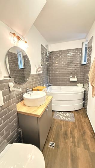 Casa de Cultură -Apartament spațios cu 3 camere, 75 mp, etaj 2 !