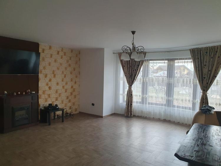 Vila cu teren 2.200 mp, sat Tăriceni-comuna Șirna