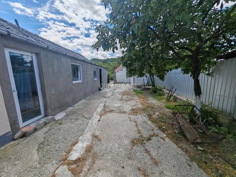 Oportunitate Rară: 3 Case în Aceeași Curte| 66.000 euro - 3