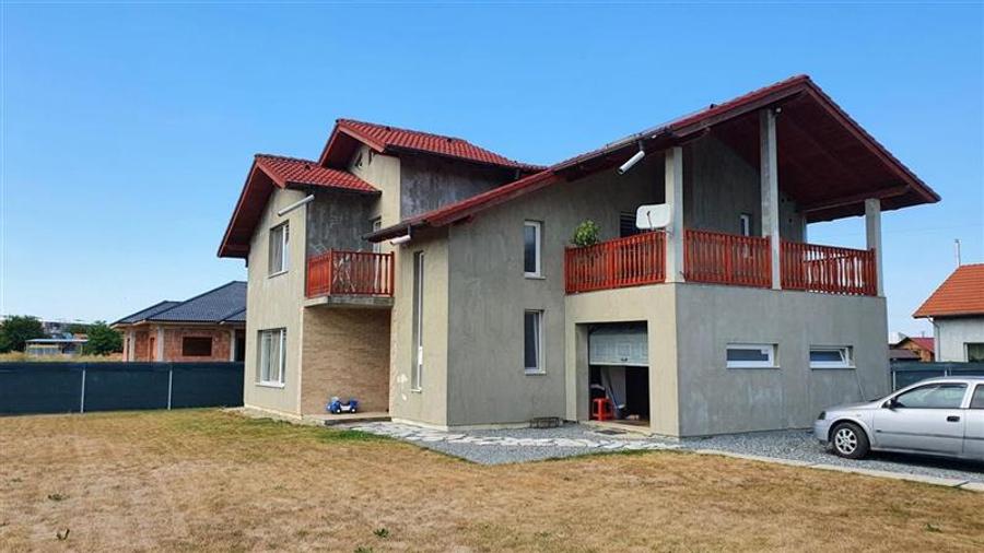 Casa individuala cu CF,170 mp utili,teren 1120 mp,Situata in Apahida!