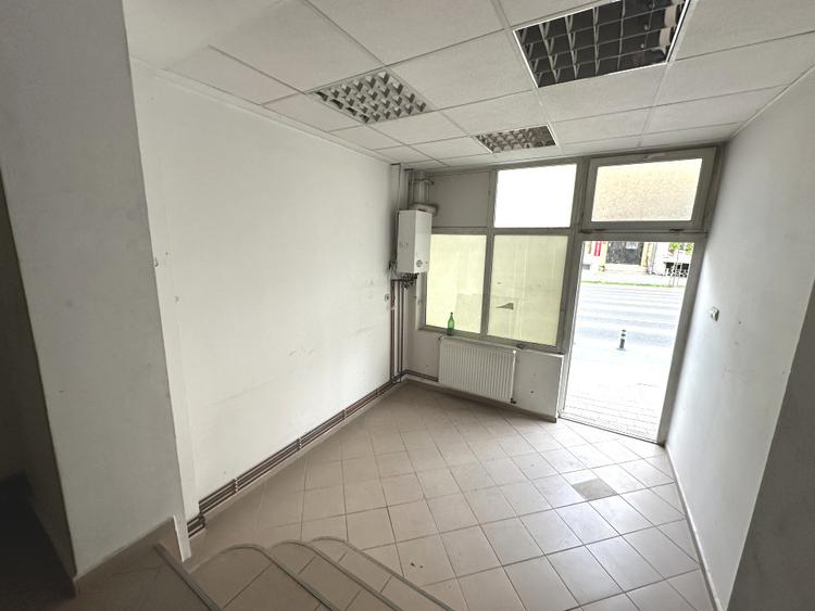 OKAZIE ! Spatiu Comercial 68 mp. Bulevard cu Vad Comercial Vanzare CETATE Piata