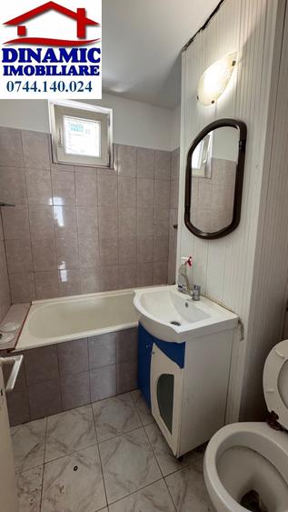 Apartament 3 camere, decomandat – Str. 1 Decembrie, Dărmănești