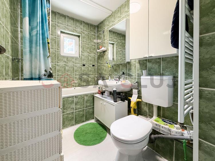 3 camere 2 bai, etaj intermediar, Intre Lacuri