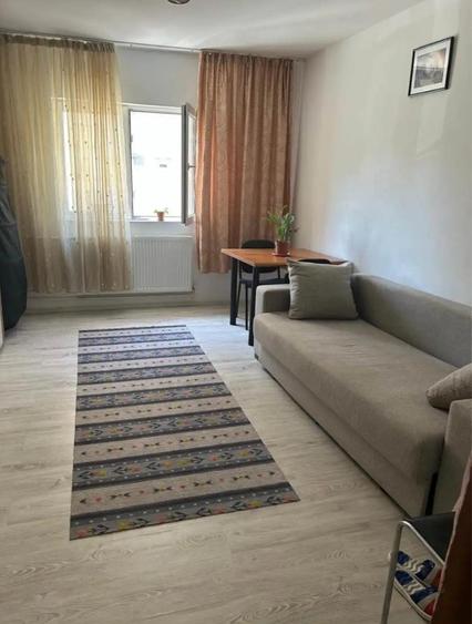 GARSONIERĂ RENOVATĂ | 24 MP UTILI | METROU 1 DECEMBRIE | ETAJ 1/4