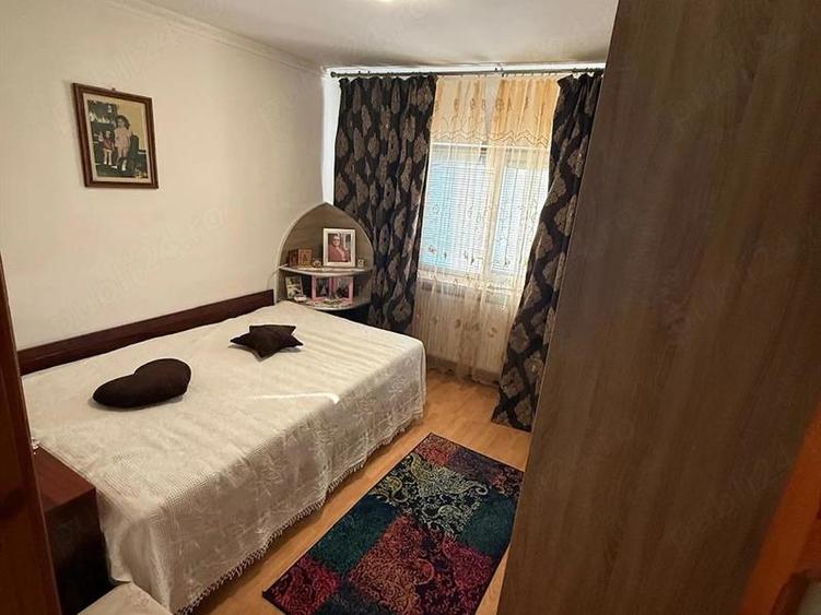 Apartament 4 camere decomandat, etaj 2/ 4