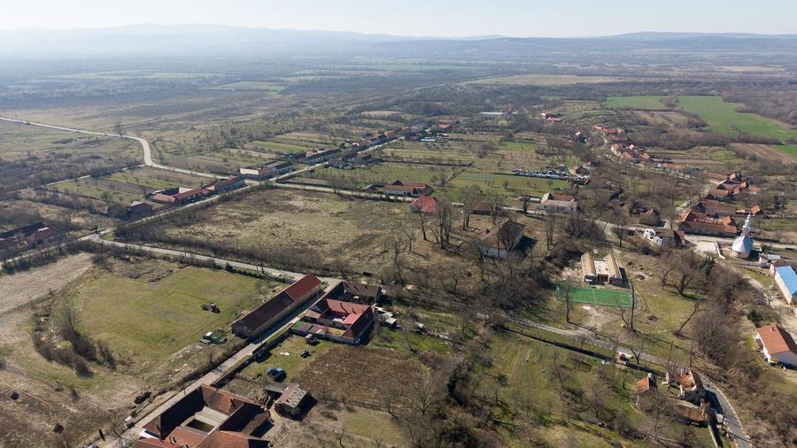 Conac nobiliar de secol XIX cu 8 camere în Maciova