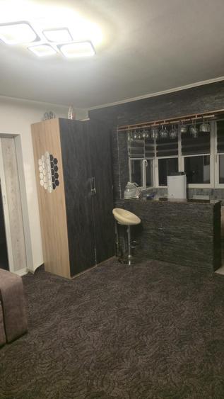 Vanzare apartament 2 camere semidecomandat, etaj 3/4, zona KM 4-5
