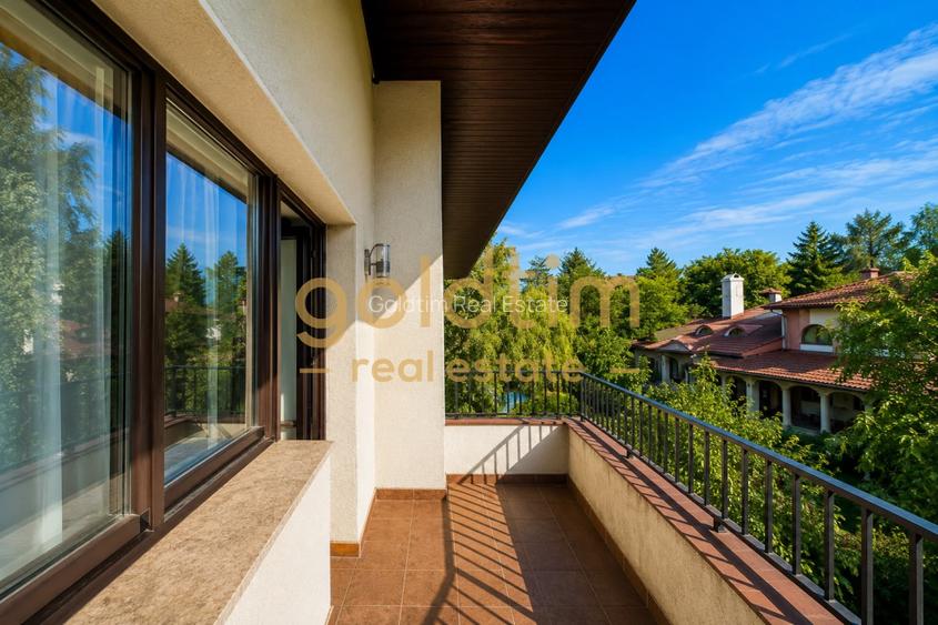 NOU!!!SUPERB/ VILA INDIVIDUALA/GARAJ/ CURTE GENEROASA/GRDINA MATURA/BANEASA - 13