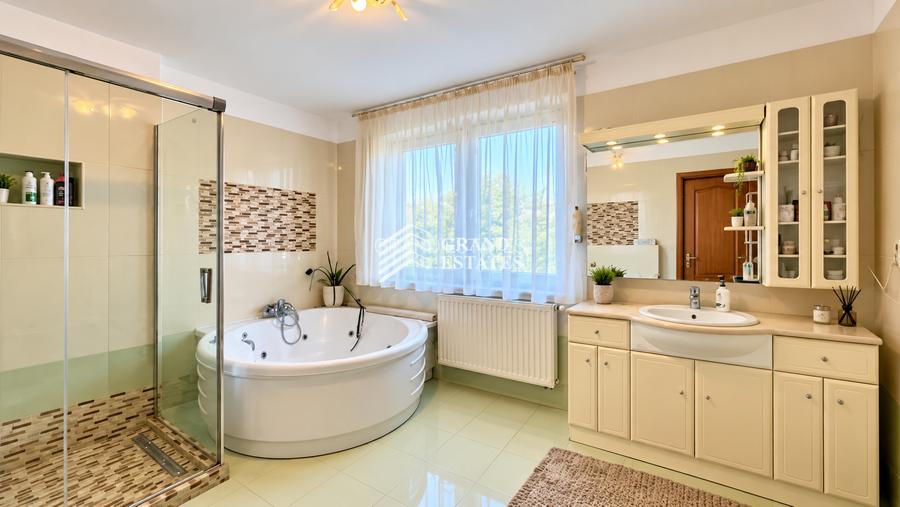 Vila unicat de inchiriat | Otopeni | 360 mp utili | Teren 900 mp | 8 camere | - 16