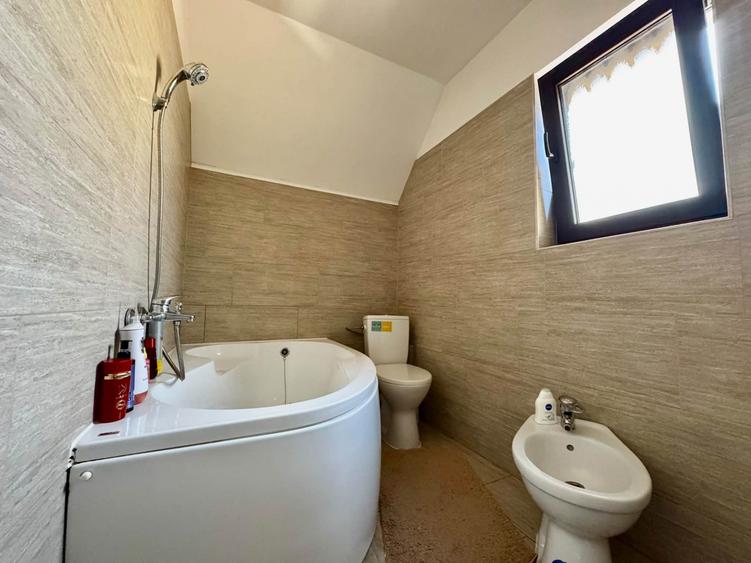 CASĂ INDIVIDUALĂ | GIROC | 5 CAMERE | 100 MP UTILI | TEREN 250 MP