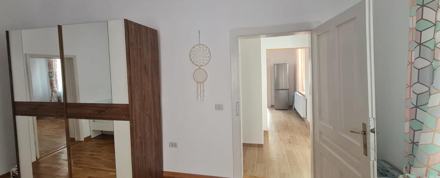Inchiriez apartament 4 cam str.Sitei, Centrul Civic .