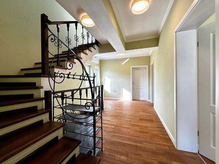 Casa spațioasă, cu teren generos, zona liniștită - in Braytim - 19