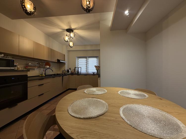 Apartament 3 camere, renovat, lift, 2 bai, zona Tipografilor