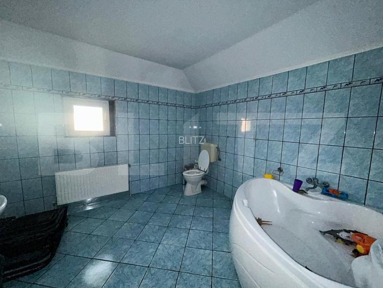 Casa de vanzare  , 258 mp  utili + 418 teren, zona Closca - 13