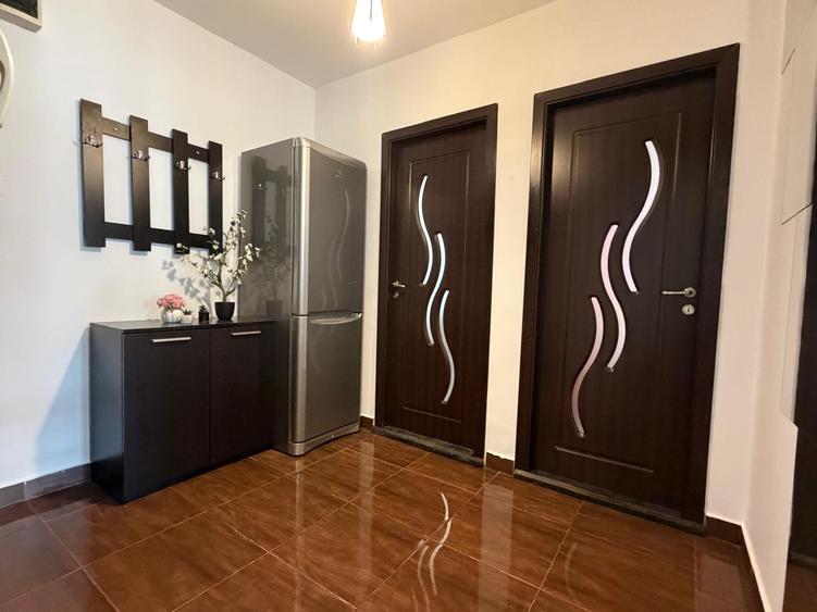Apartament 2 camere , 2 Balcoane , Etaj Intermediar , Zona Terra !!!