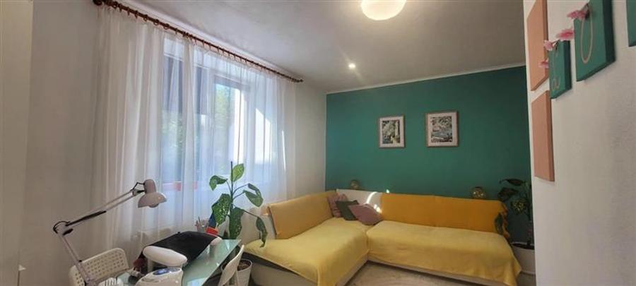 Ap 3 cam la casa curte proprie renovat Cisnadie,comision 0