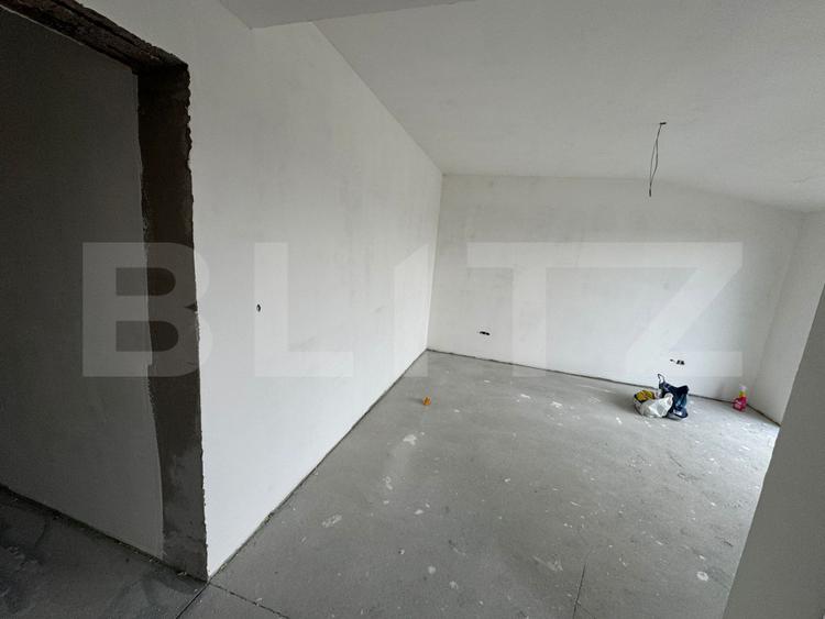 Casa de vanzare semifinisata 167MP, teren 960 mp, in Lazuri
