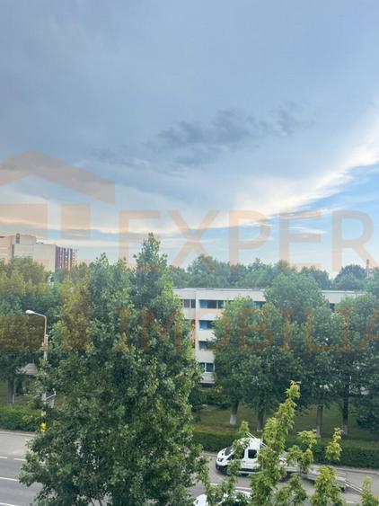 Apartament 2 camere de vânzare în Mamaia - vedere spre răsărit, lângă Hotel Vega