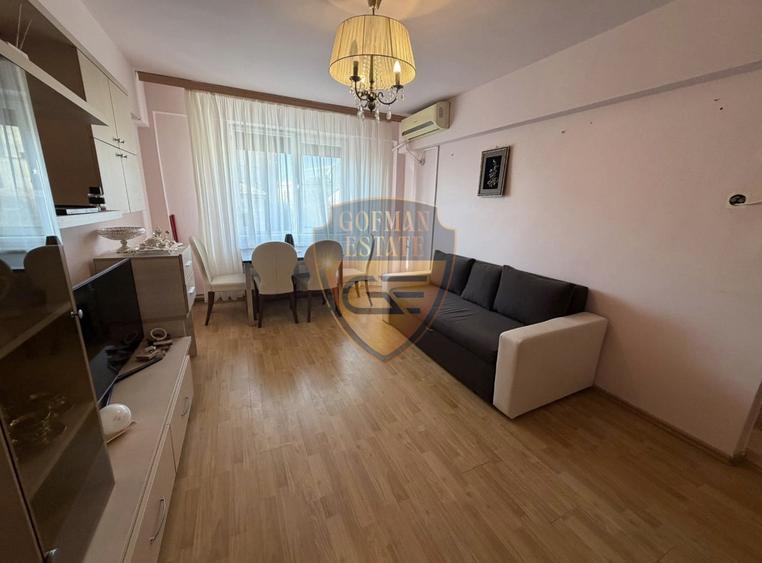 2 camere, Centru Vechi, Piata Ovidiu, et 3/4, 42 mp, semidecomandat, gaze, A/C