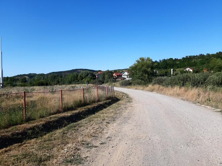 Teren plat, intravilan, zona rezidentiala in Corunca. Ideal pentru investitor