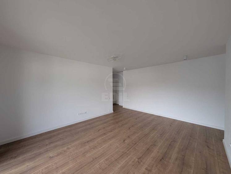 Inchiriere Birou 3 incaperi; 77 mp suprafata utila , Eroilor