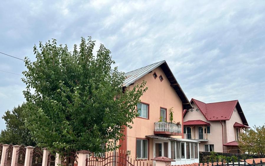 Oportunitate: Casa P+1 constructie dupa 2007 structura beton, curte foarte mare