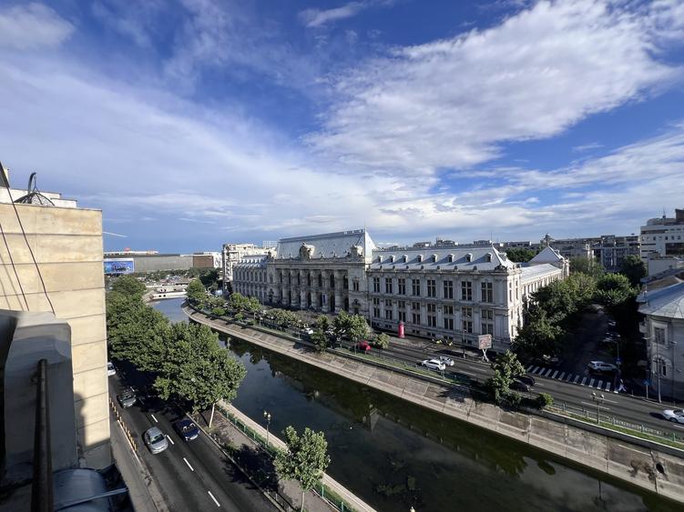 Apartament 3 camere semidecomandat. Centrul Istoric-Calea Victoriei.