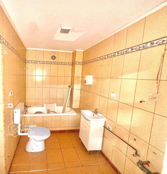 Spatiu comercial ultracentral, 3 camere, pretabil cabinet, salon infrumusetare