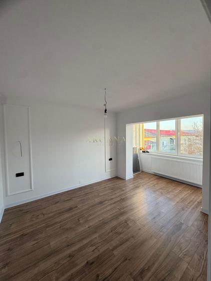 Apartament renovat cu 2 camere decomandate Jibou