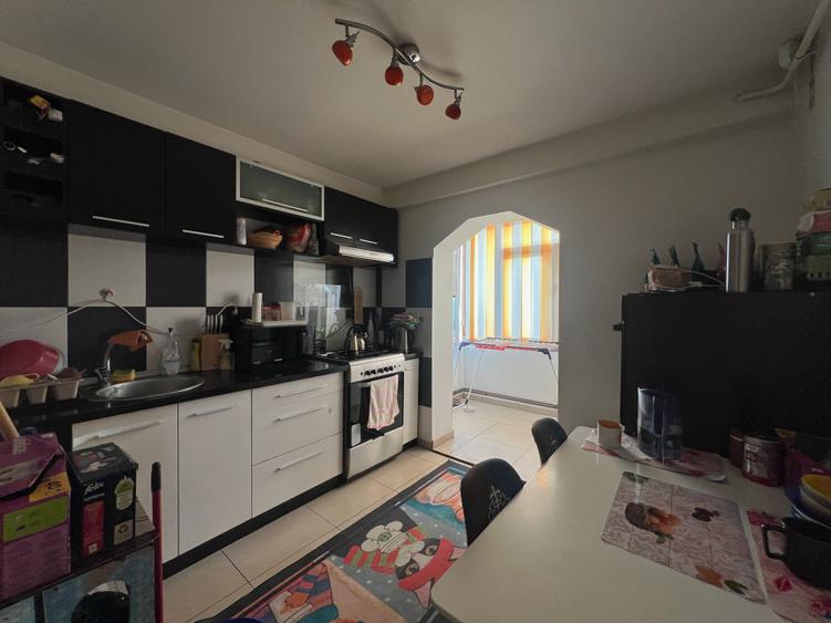 Apartament 3 camere de vanzare Nicolina