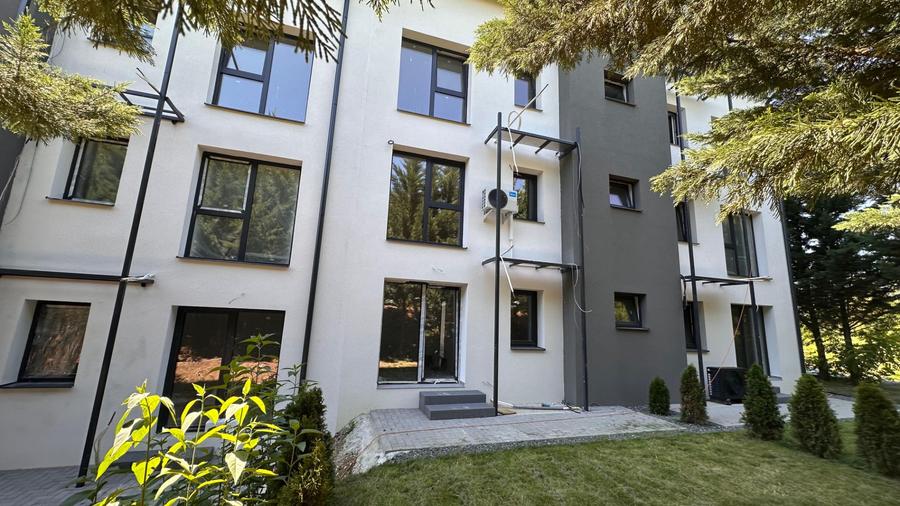 Apartament 3 camere si curte 50mp cartier Davinci Cristian