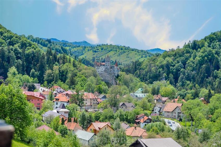 Aleasa Pensiune, pe 1.400 mp teren, in curcubeu montan, Bran, Brasov
