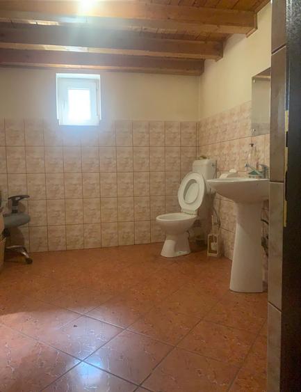 Vanzare  sec 2  Cladire  birouri  P+ 1E, teren 940mp