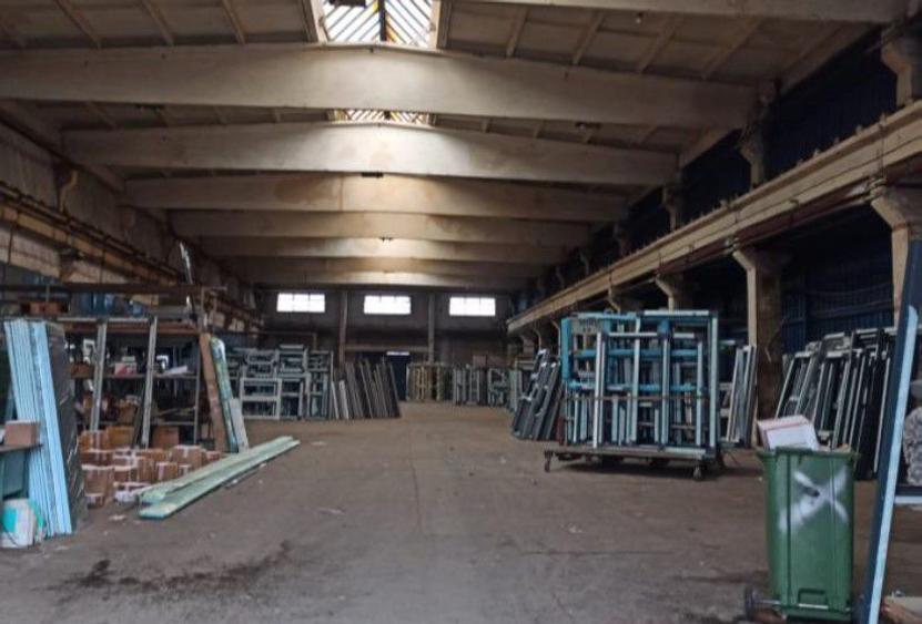Zona metrou Republica, Industriilor - hale diverse dimiensiuni