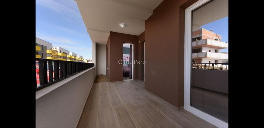 Balcon imens si loc de parcare gratis. Direct de la dezvoltator. - 2