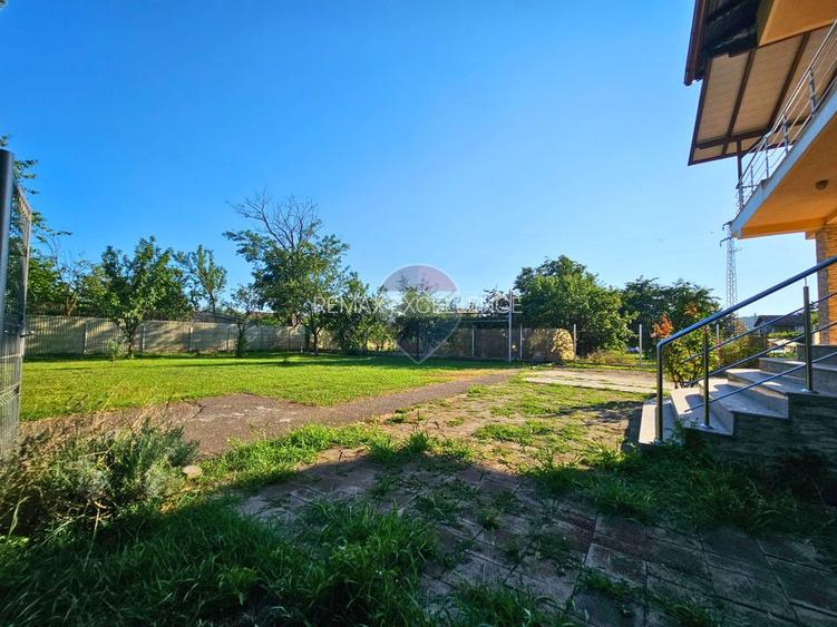 Vila tip duplex Banesti, 341 mp utili, garaj, vedere Caraiman - 21