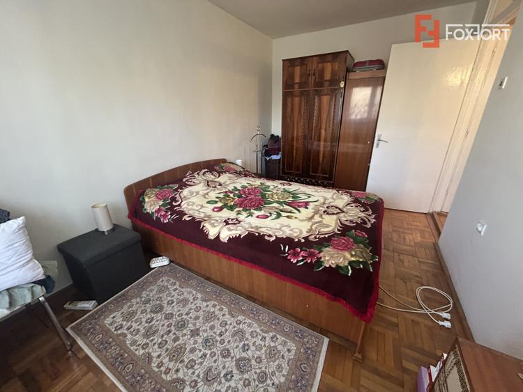 Apartament cu 3 camere de vanzare - Girocului