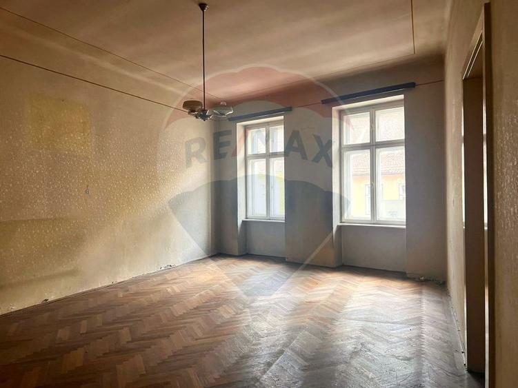 Proprietate mixtă pe N. Bălcescu – spații comerciale + apartamente