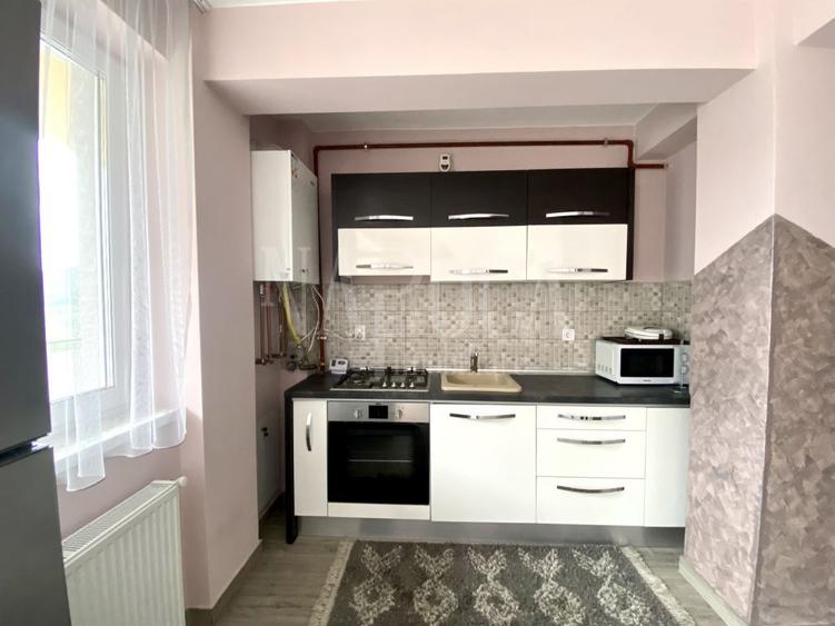 Apartament 3 camere de vanzare in Floresti