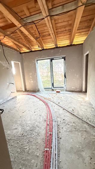 ZONA CASTEL TRANSILVANIA -str. VRANCEI -casa parter la rosu cu teren 1678mp!