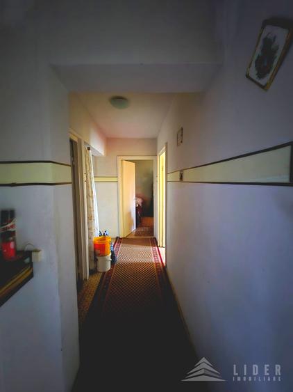 Apartament cu 3 camere decomandat zona Piata Zorilor etaj 1