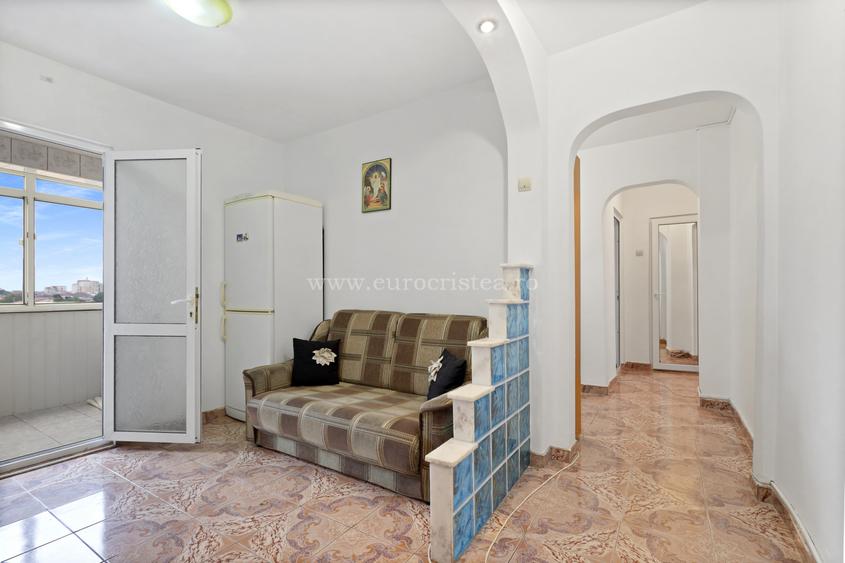 Apartament cu 3 camere de vânzare în Mangalia – Strada Portului