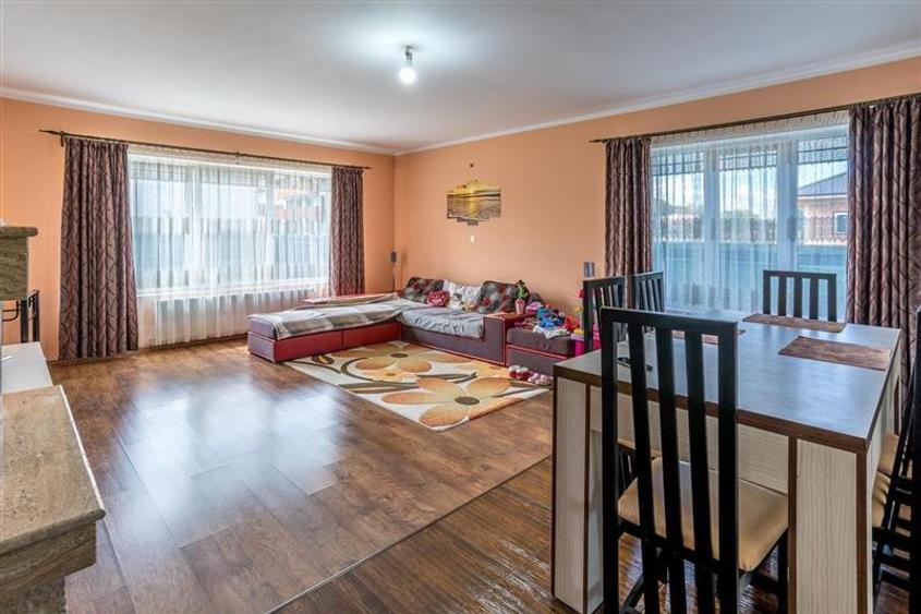 Casa individuala cu CF,170 mp utili,teren 1120 mp,Situata in Apahida!