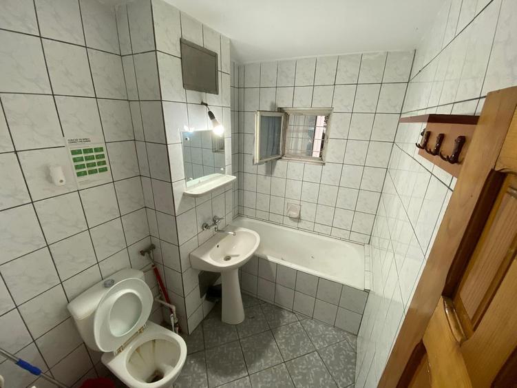 De vanzare/inchiriat spatiu comercial  Siderurgistilor 82.000 euro/2500 lei