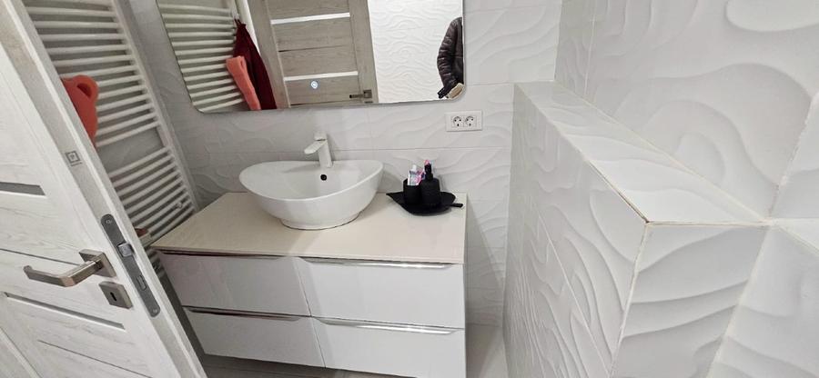 INCHIRIEZ APARTAMENT