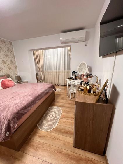 Apartament 4 camere mobilat si utilat-zona buna