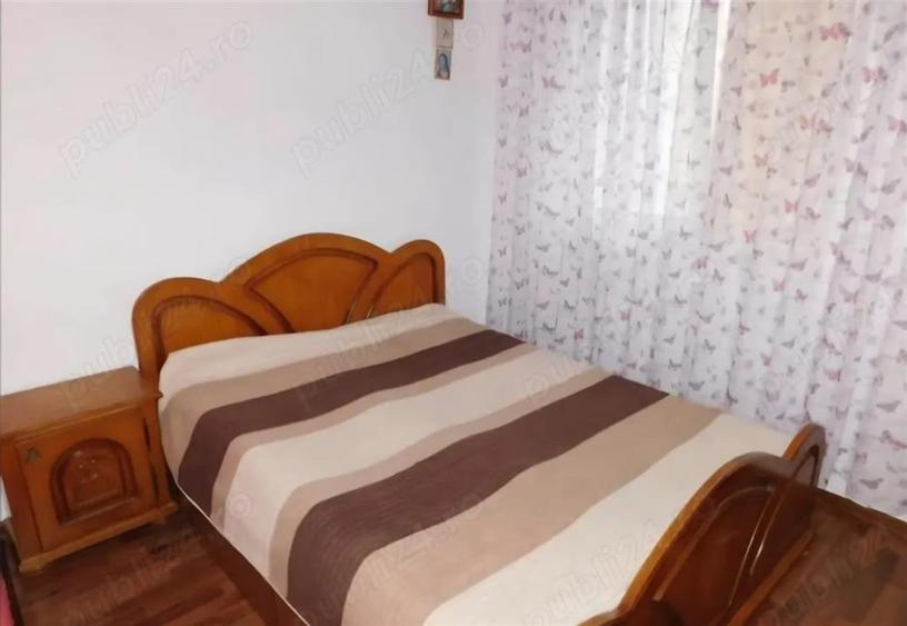 Apartament cu 2 camere Podu Ros Liceul Racovita